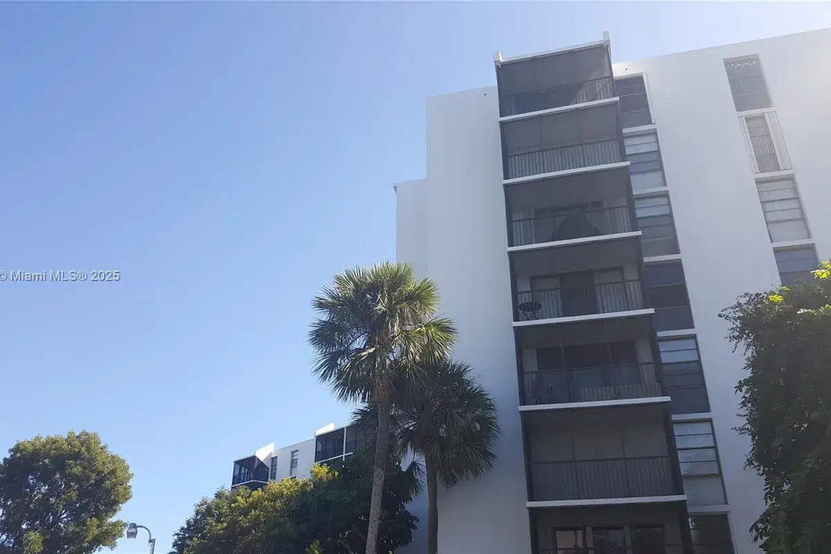 3401 N Country Club Dr # 412, Aventura FL 33180