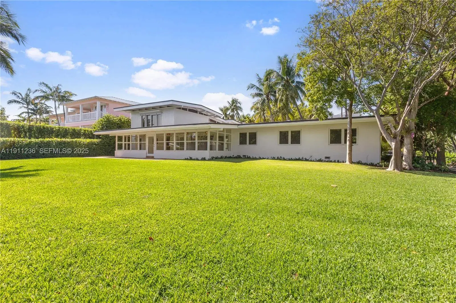 4 Harbor Pt, Key Biscayne FL 33149