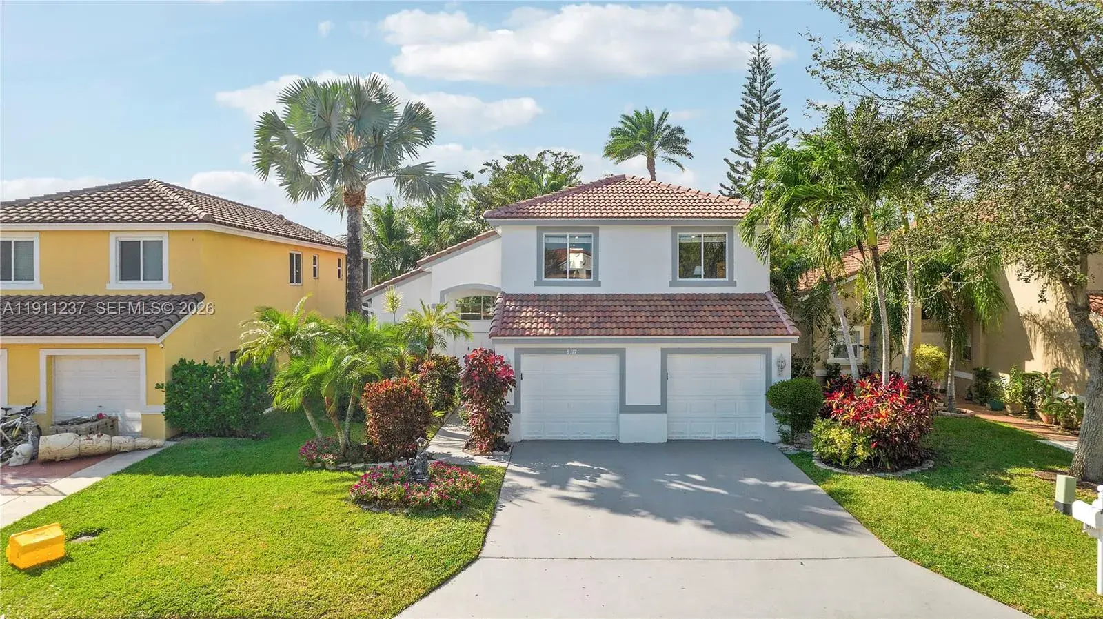 8117 Pelican Harbour Dr, Lake Worth FL 33467