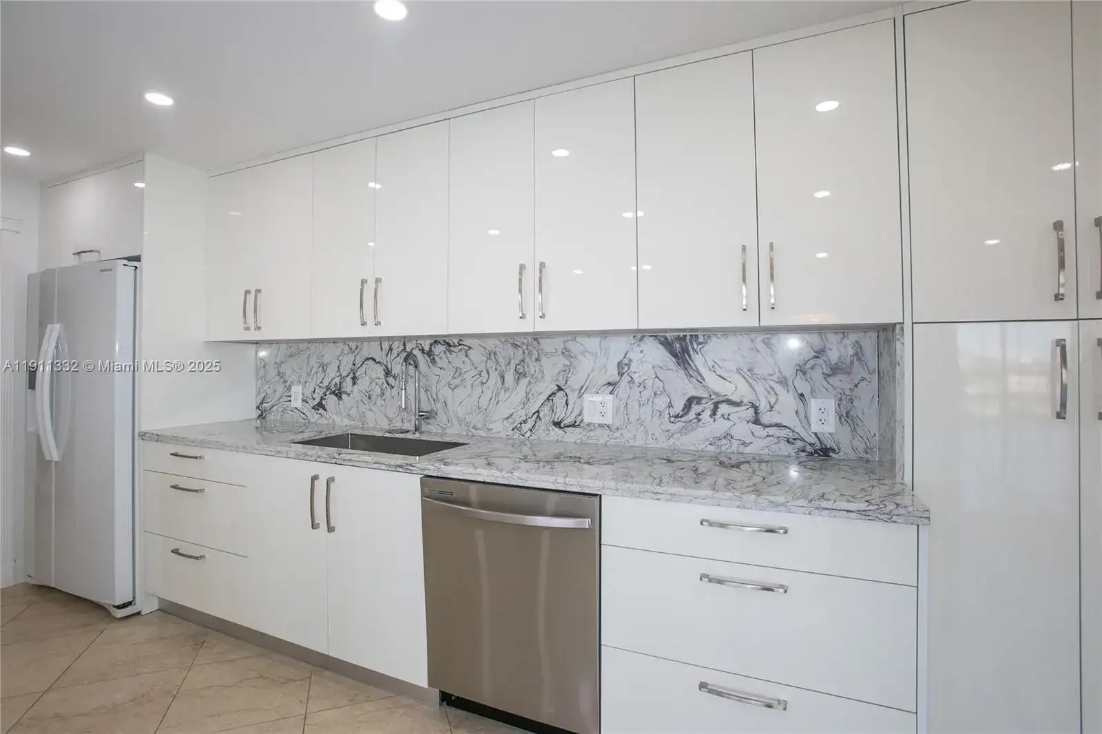 1800 NE 114th St, Miami FL 33181 photo 4