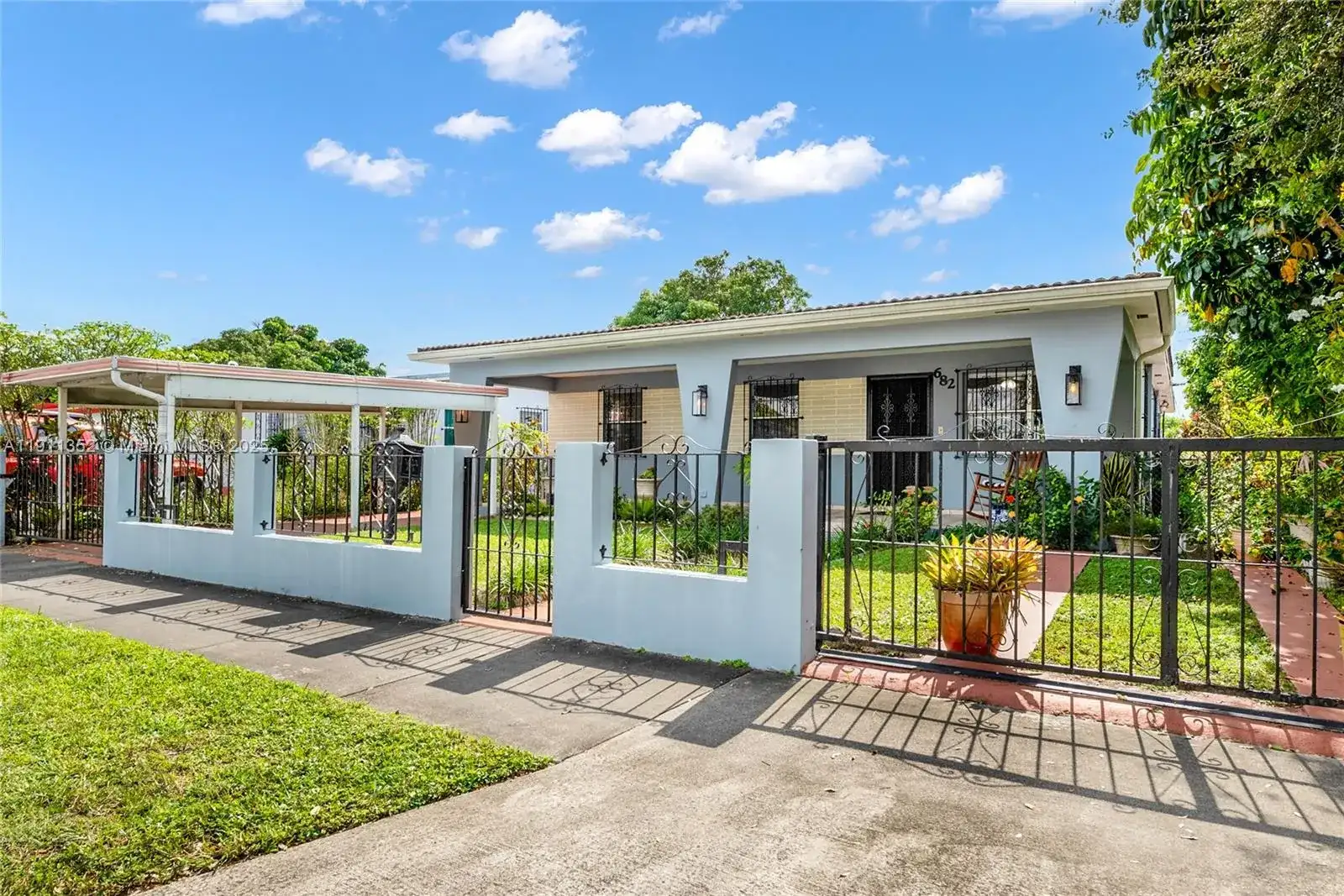 682 W 37th St, Hialeah FL 33012 photo 2