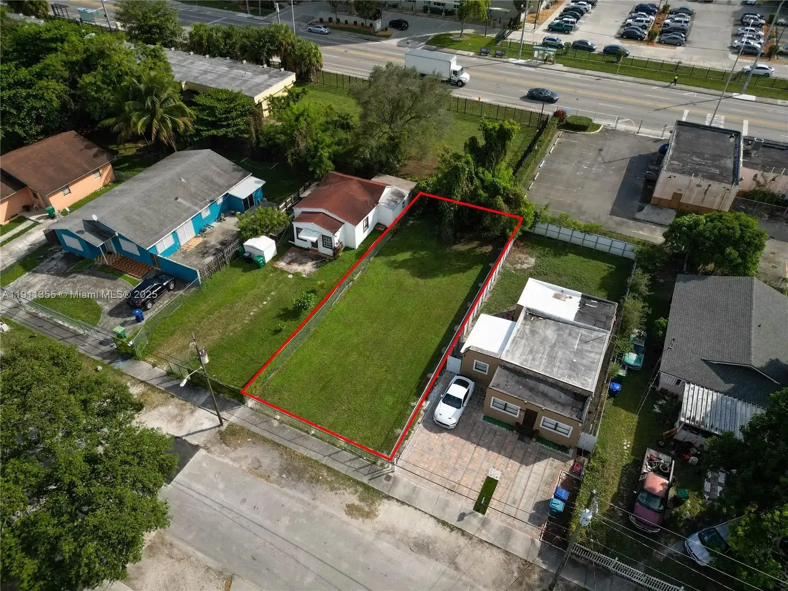 2368 NW 55th St, Miami FL 33142 photo 4