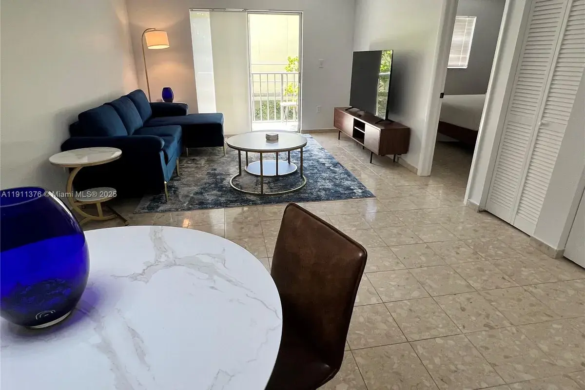 1605 Meridian Ave # 202, Miami Beach FL 33139
