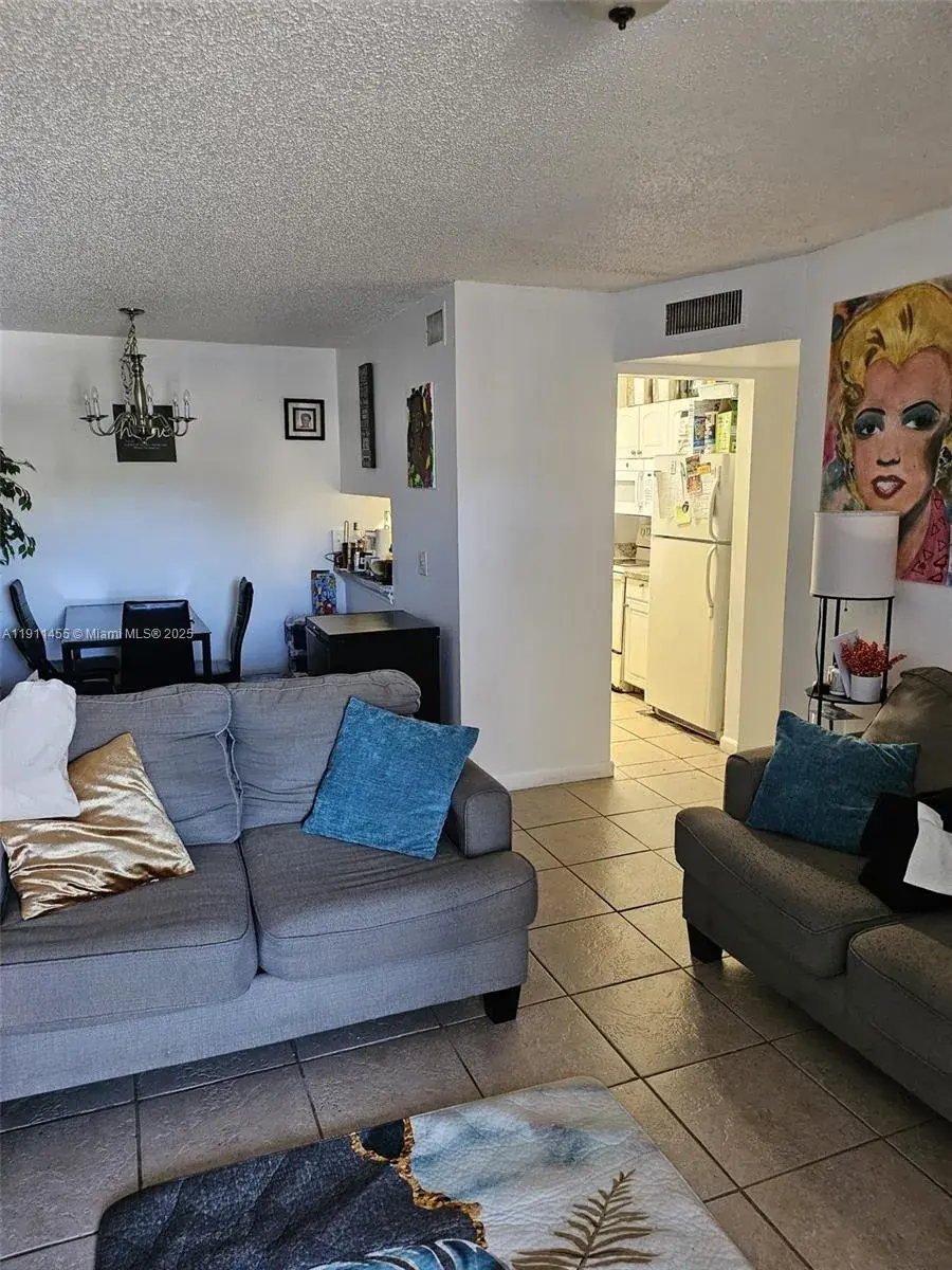 1838 Abbey Rd # 208, West Palm Beach FL 33415