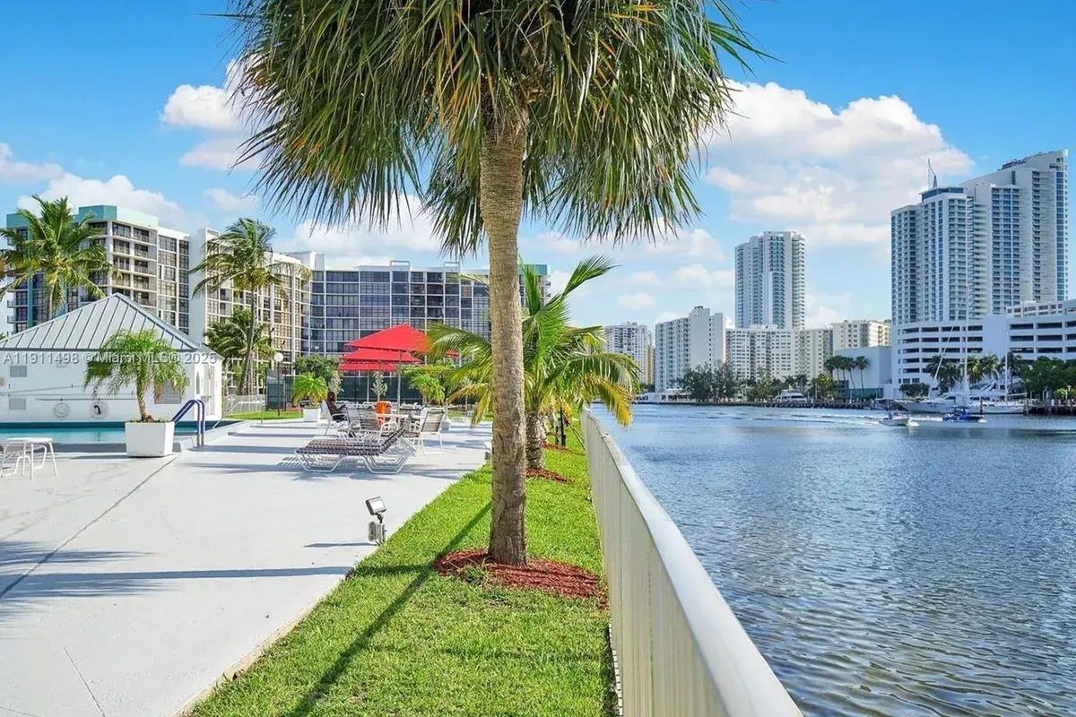 200 Leslie Dr # 827, Hallandale Beach FL 33009