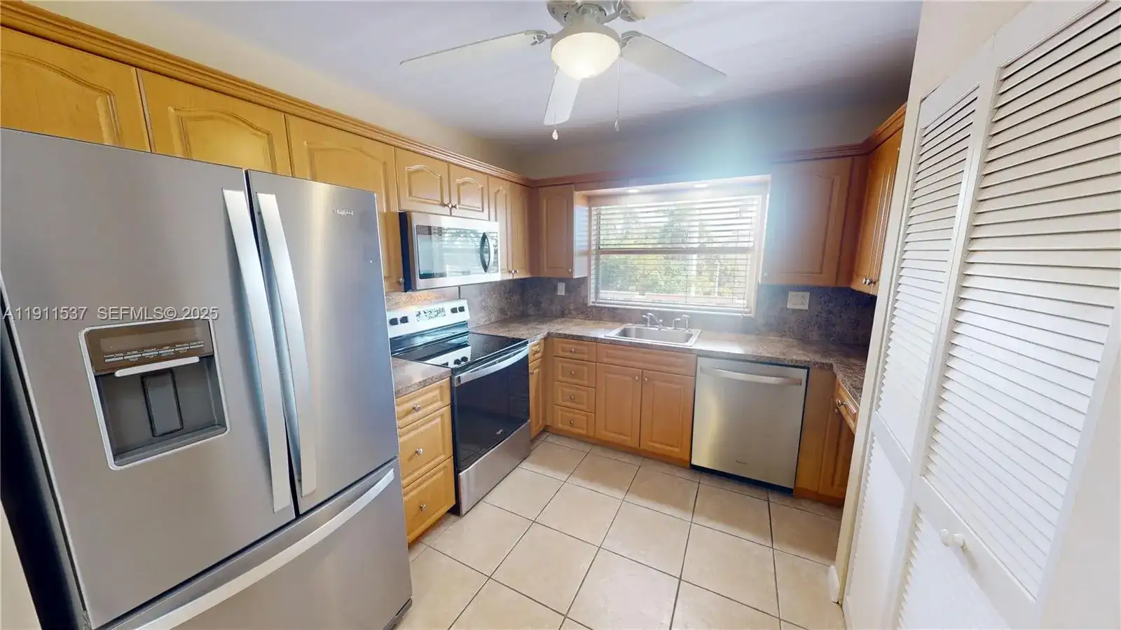 9301 Sunrise Lakes Blvd # 303, Sunrise FL 33322 photo 4