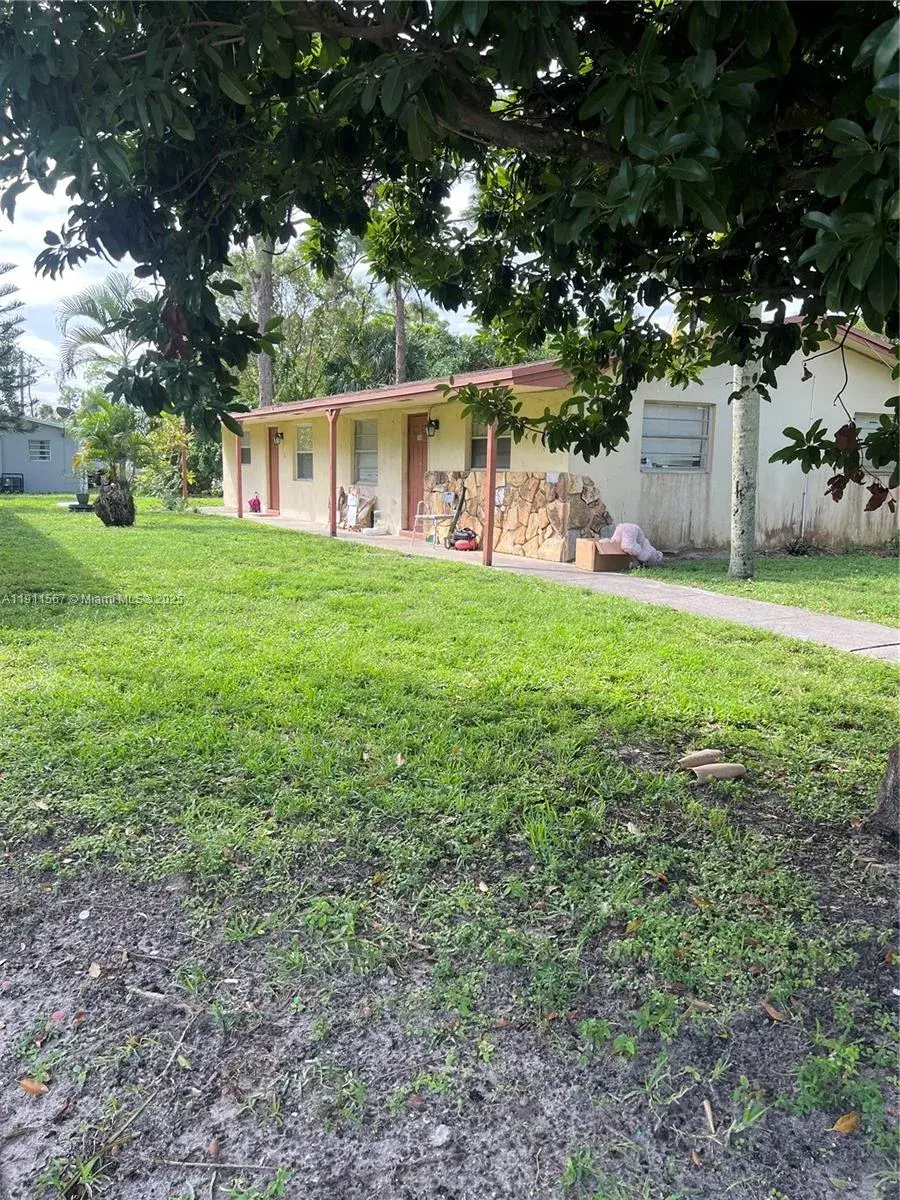 4764 Cole St, Haverhill FL 33417
