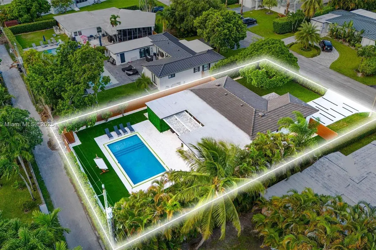 10658 NE 11th Ave, Miami Shores FL 33138