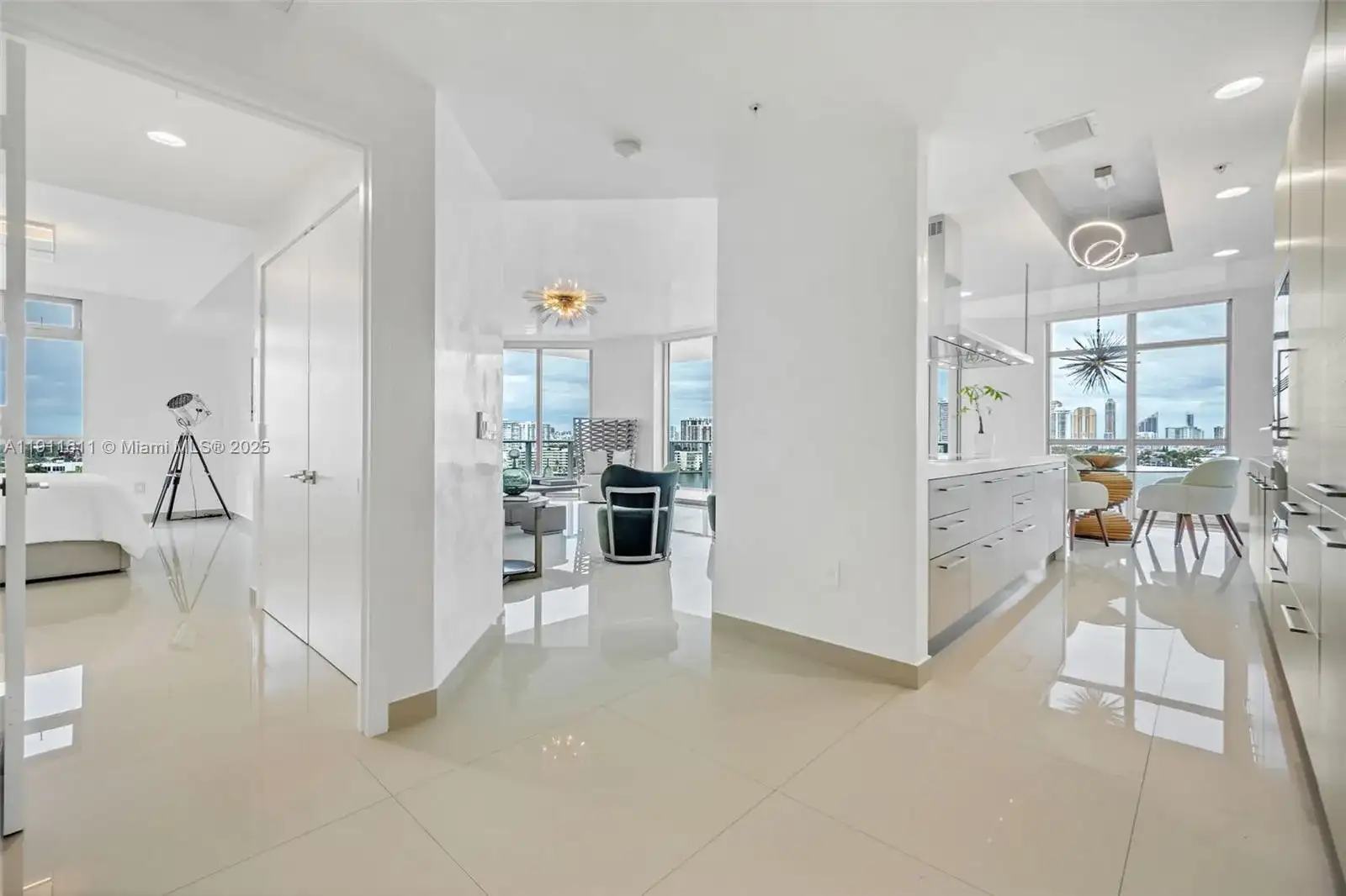 17301 Biscayne Blvd # 910, North Miami Beach FL 33160 photo 2