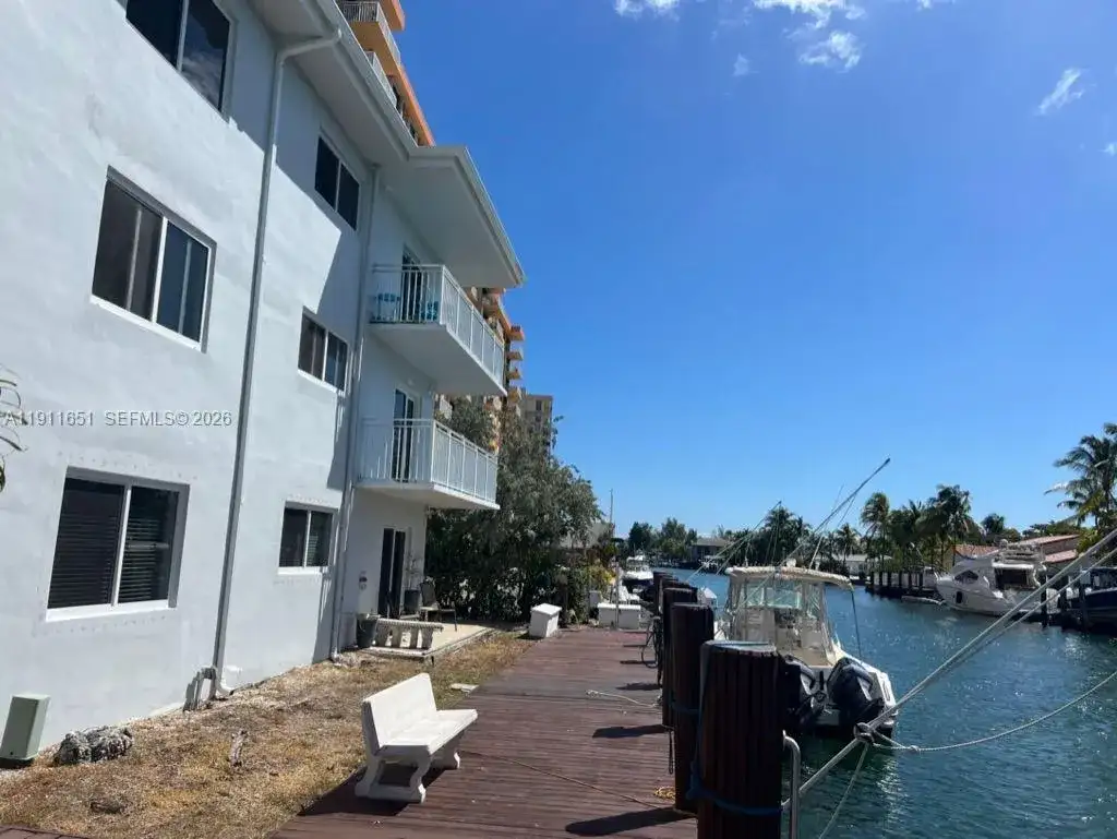 2430 NE 135th St # 105, North Miami FL 33181 photo 2