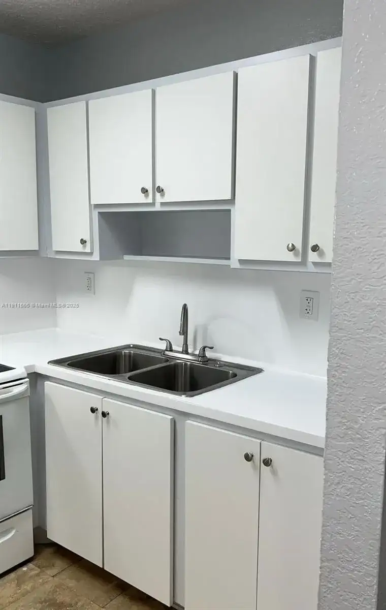 575 W 69th St # 208, Hialeah FL 33014 photo 2