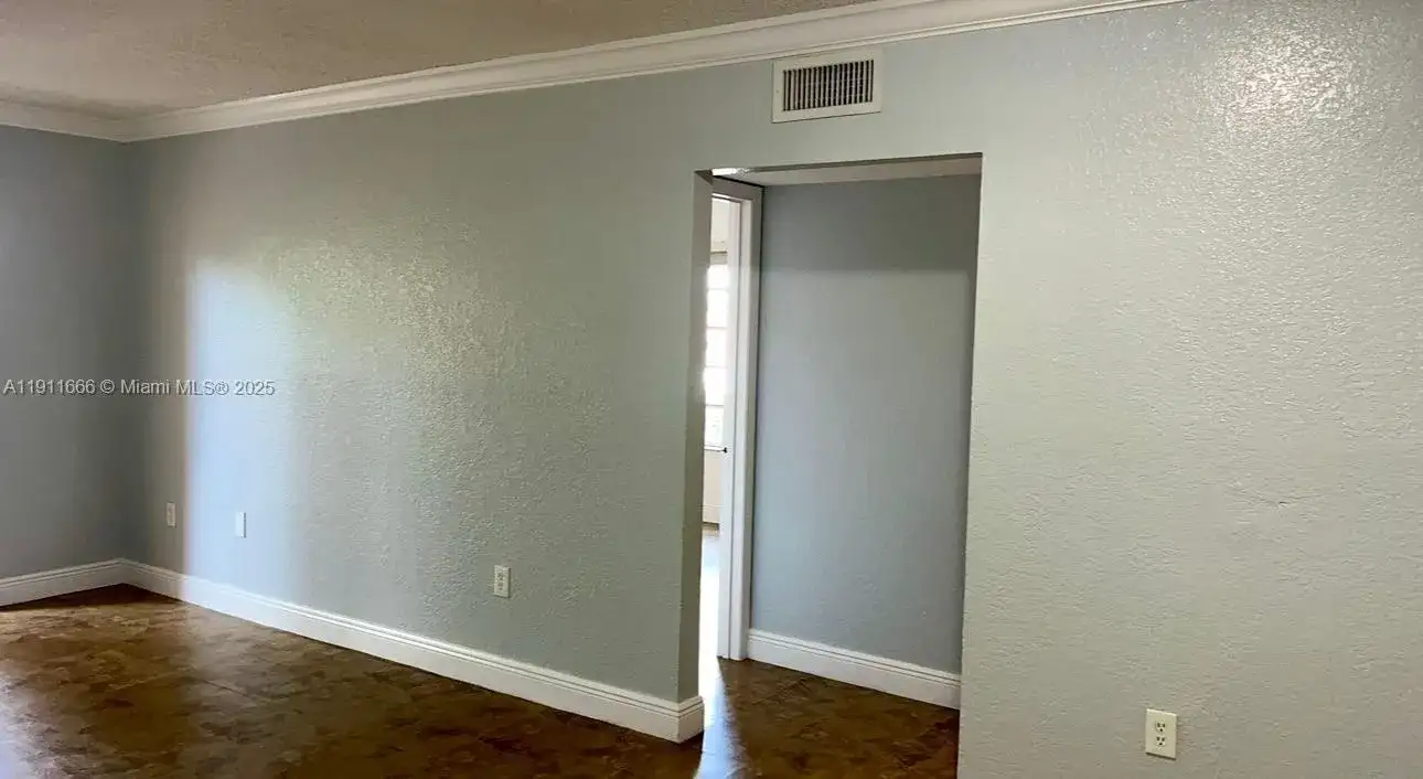 575 W 69th St # 208, Hialeah FL 33014 photo 4
