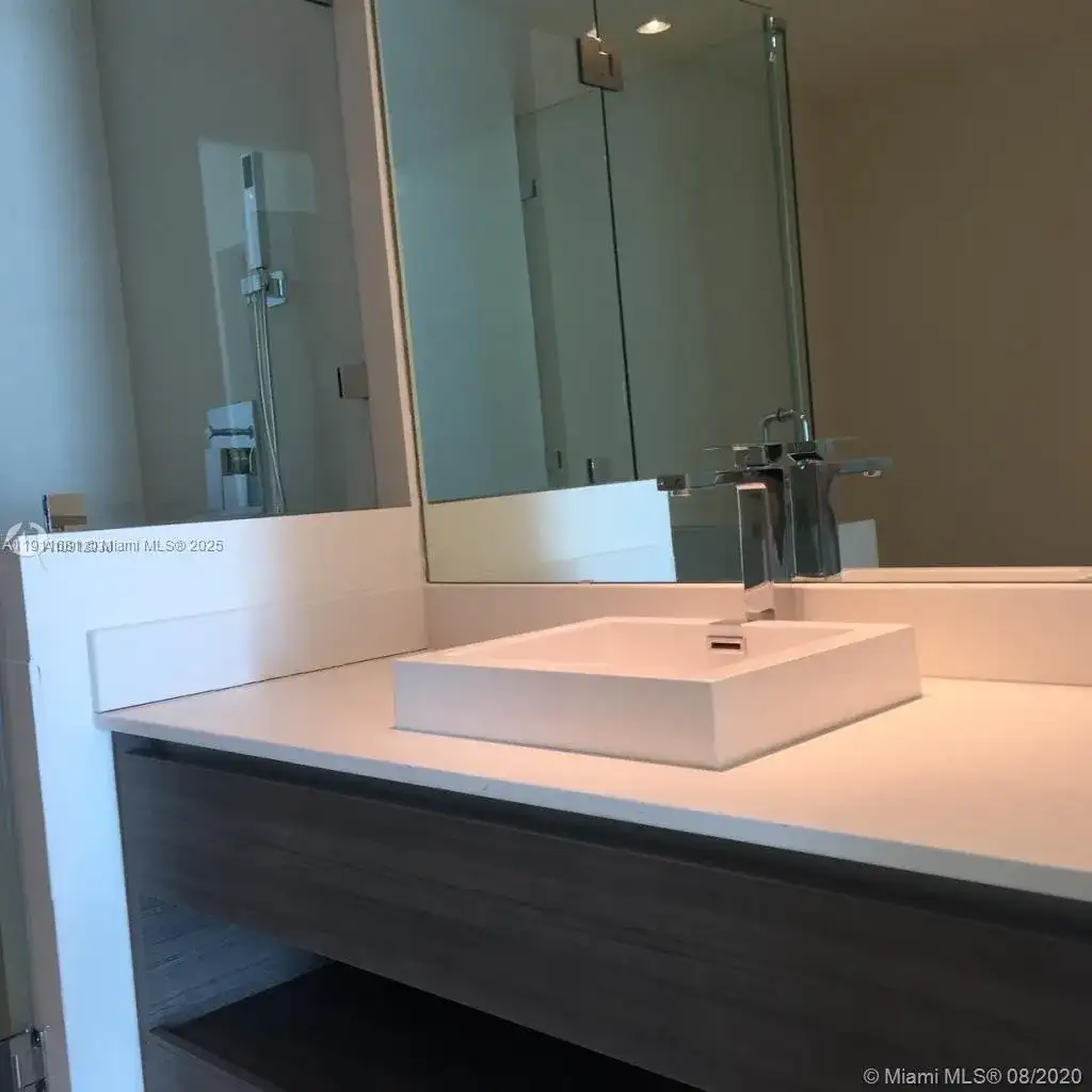 1100 S Miami Ave # 2911, Miami FL 33130 photo 4