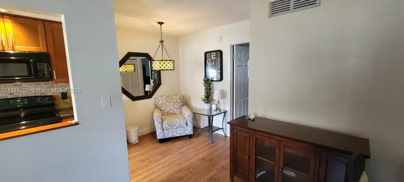 415 NE 2nd St # 105, Hallandale Beach FL 33009 photo 2