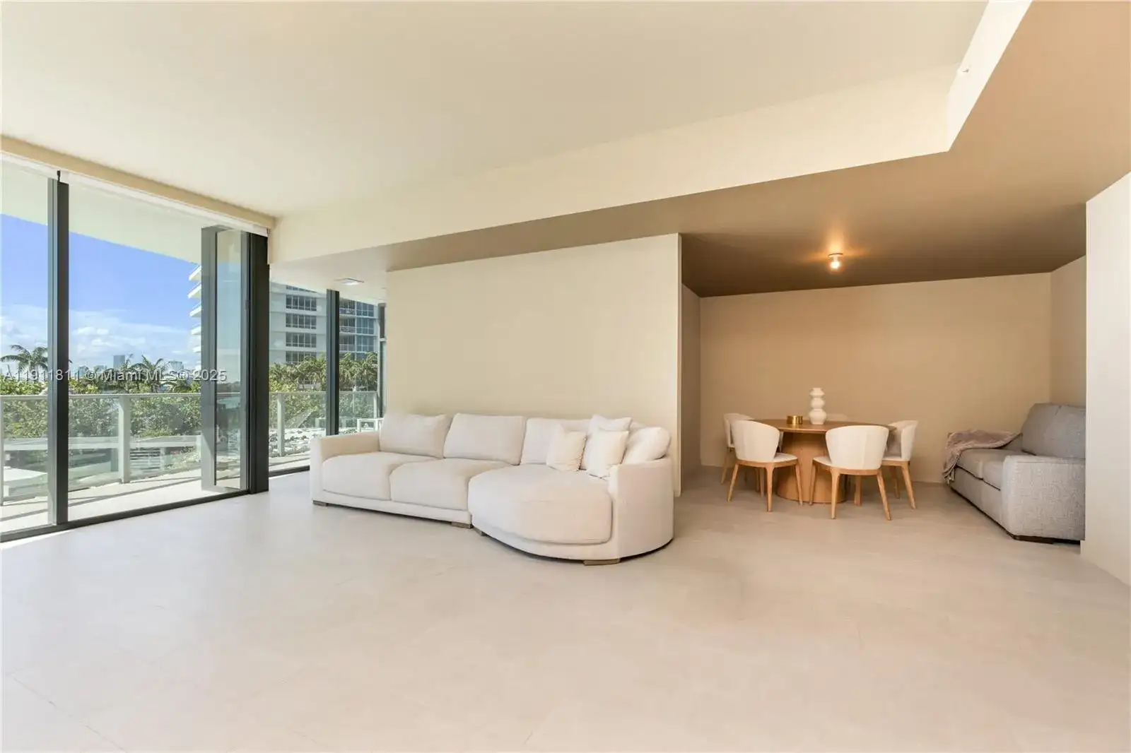 500 ALTON RD # 802, Miami Beach FL 33139 photo 2