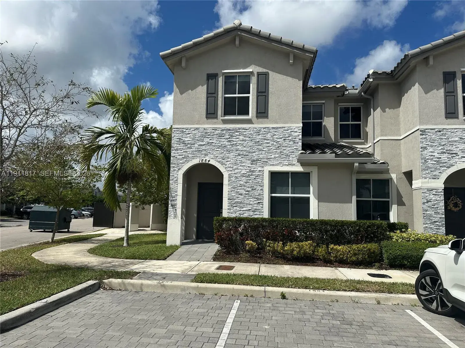 1884 SE 27th Rd, Homestead FL 33035