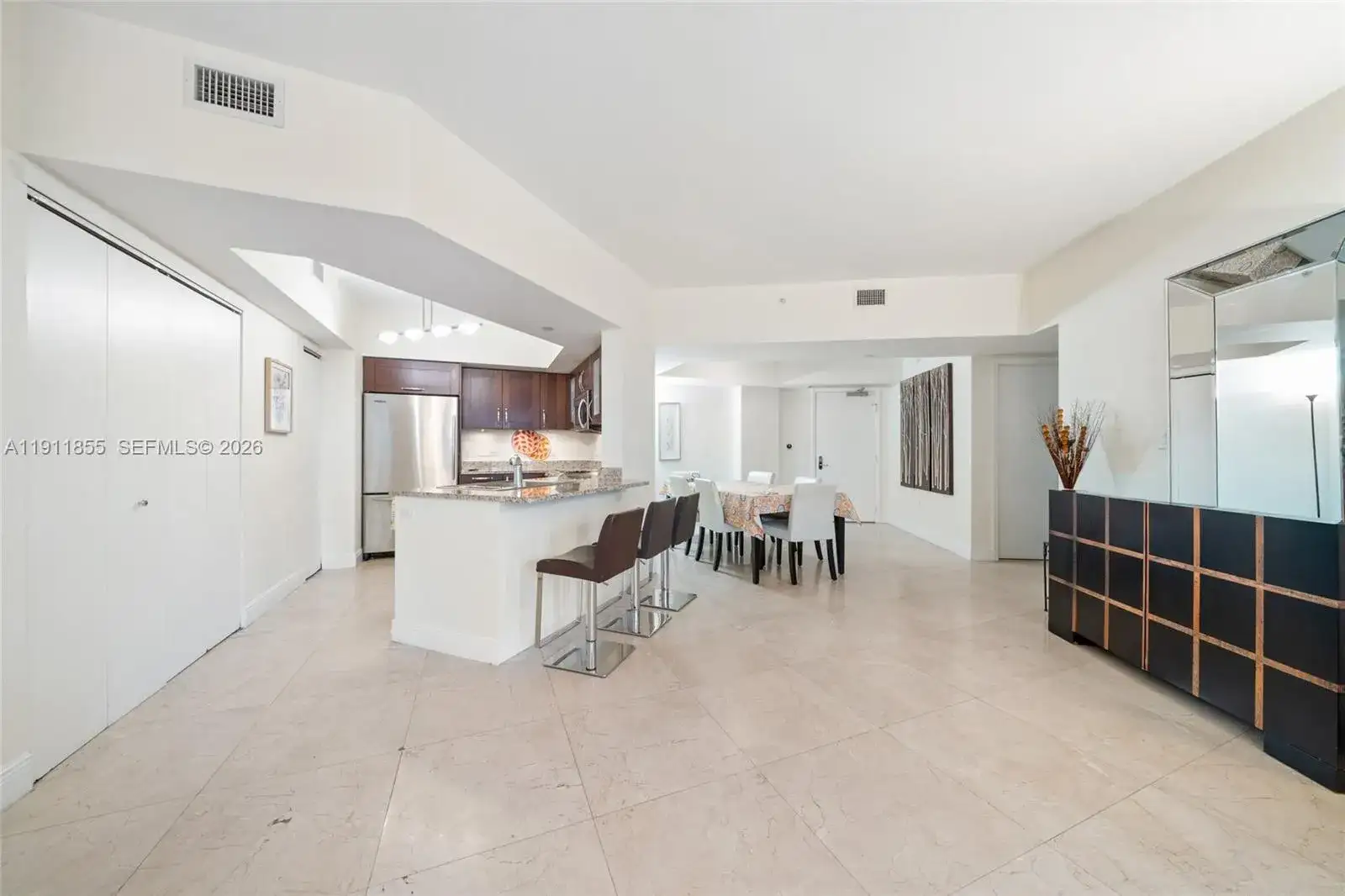 19900 E Country Club Dr # 816, Aventura FL 33180 photo 5