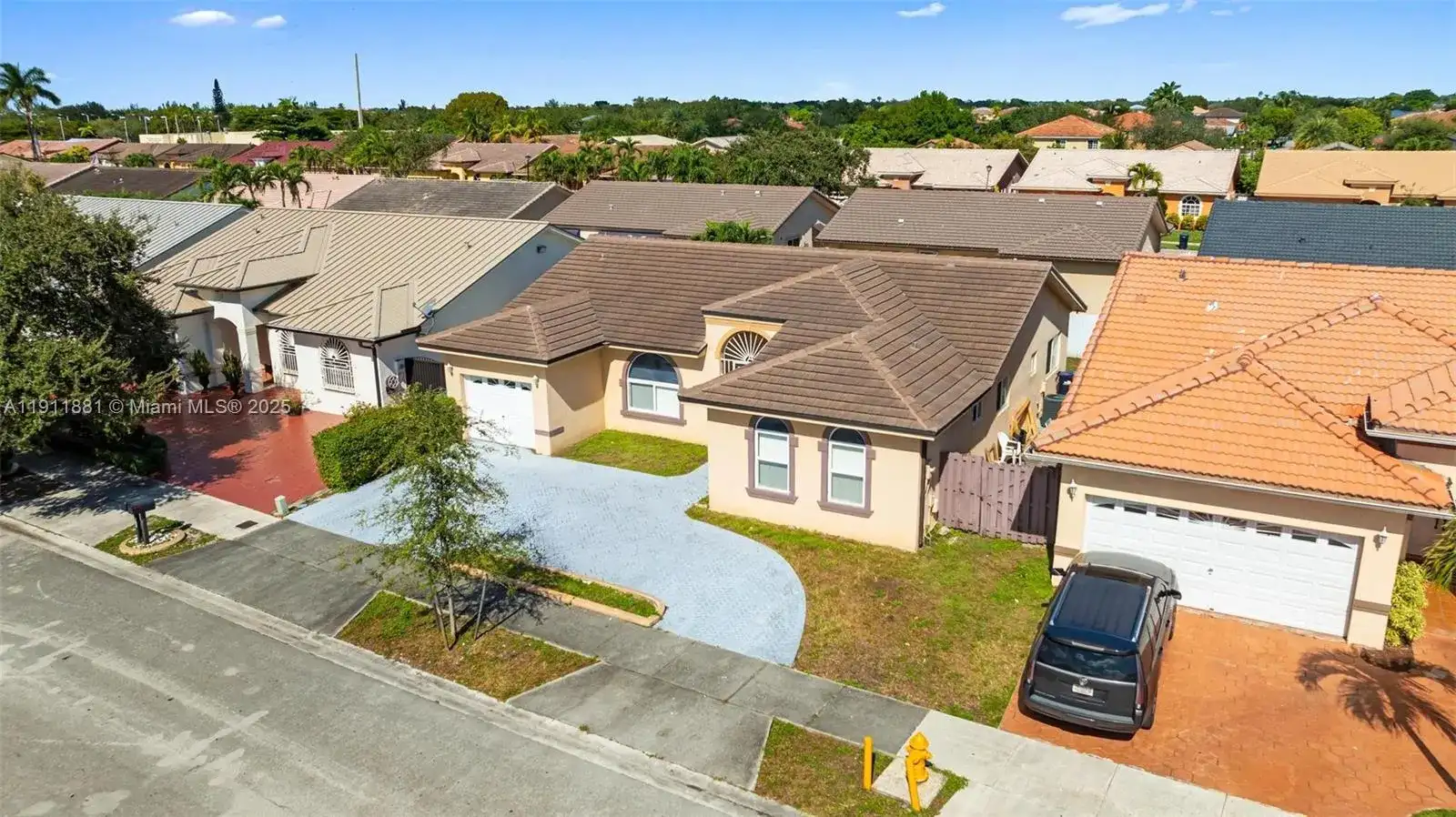 8761 NW 142nd St, Miami Lakes FL 33018 photo 2