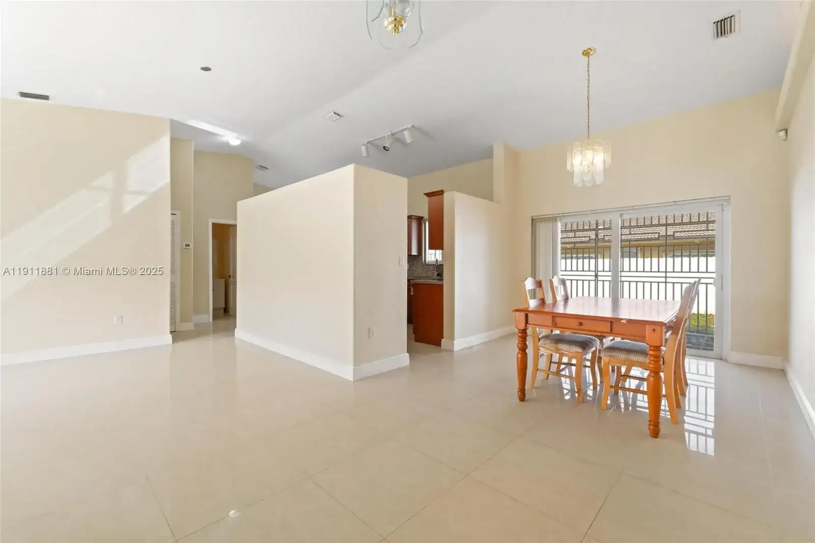 8761 NW 142nd St, Miami Lakes FL 33018 photo 5