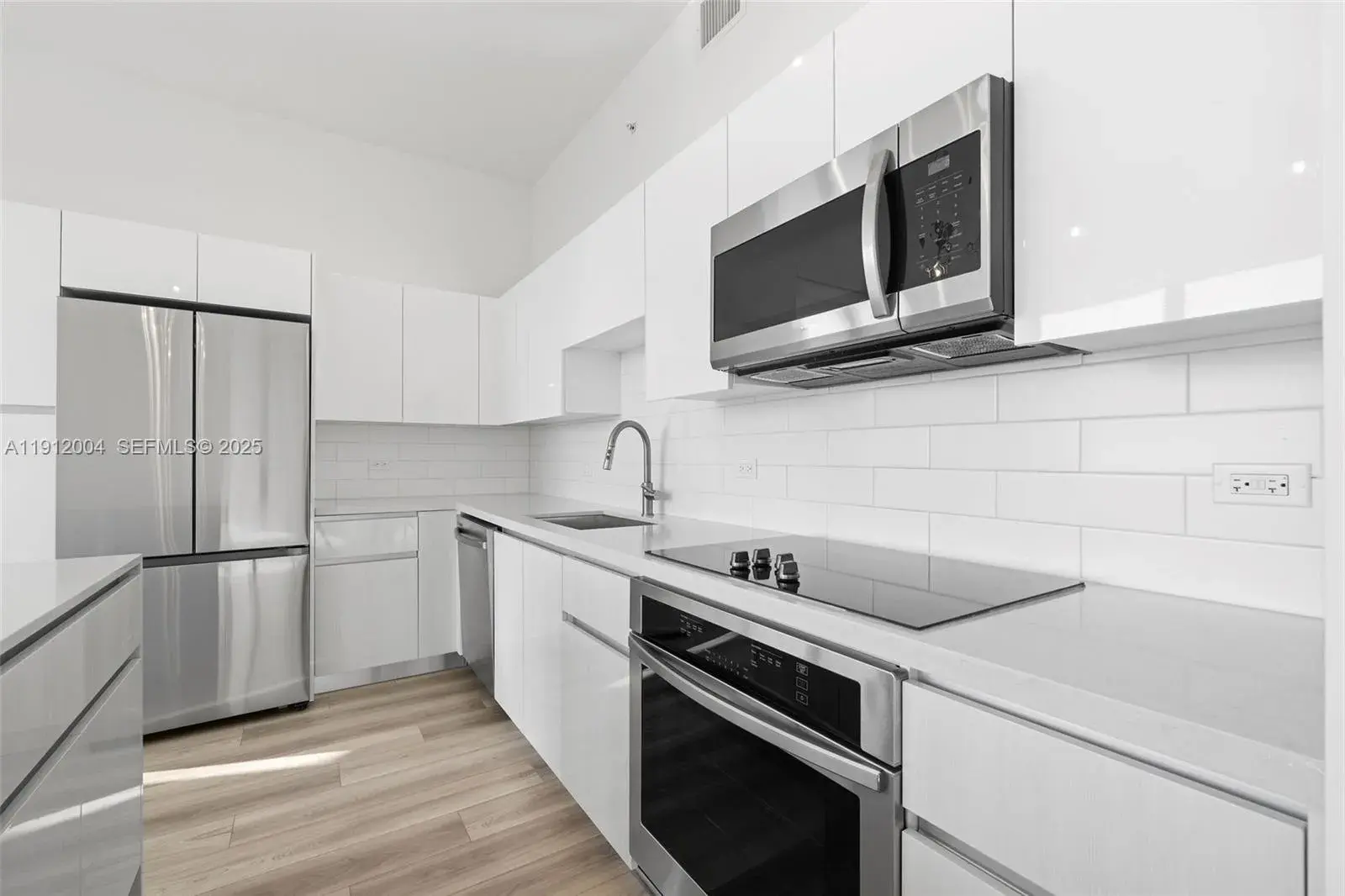 101 Diplomat Pkwy # 911, Hallandale Beach FL 33009