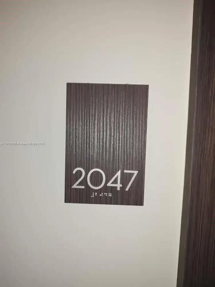 20515 E Country Club Dr # 2047, Aventura FL 33180 photo 3