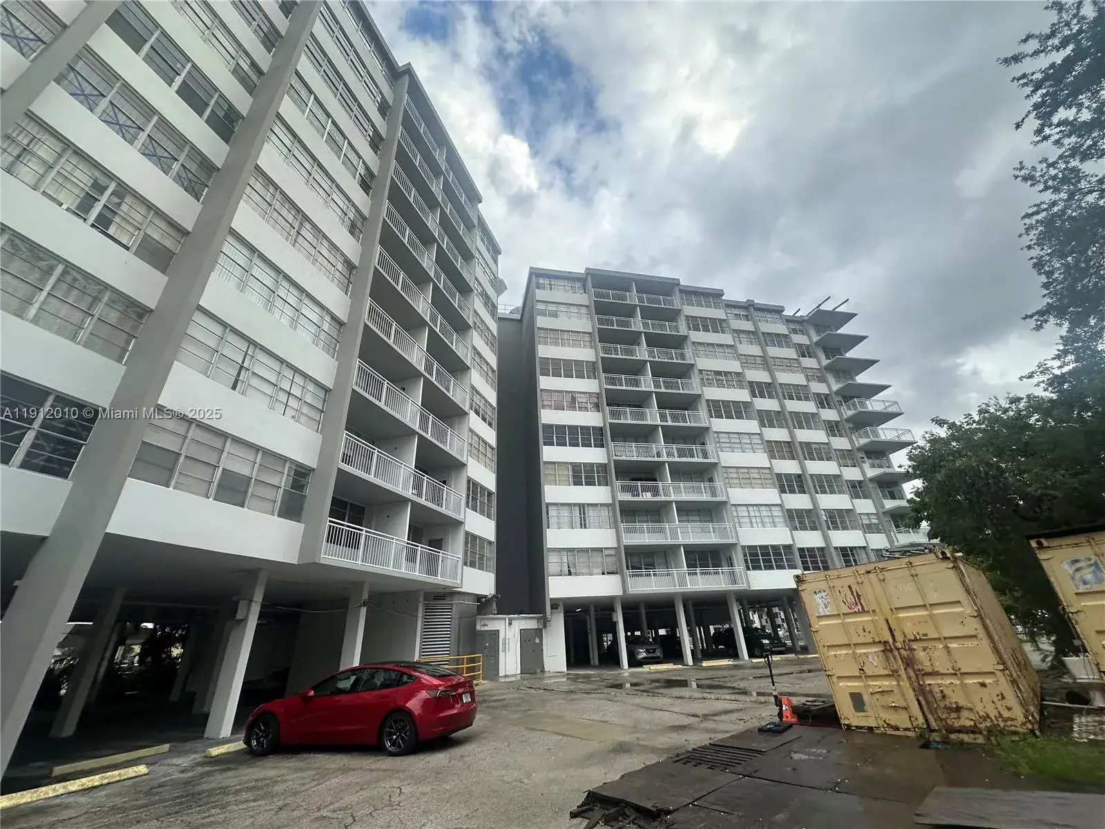 2025 NE 164th St # 706, North Miami Beach FL 33162