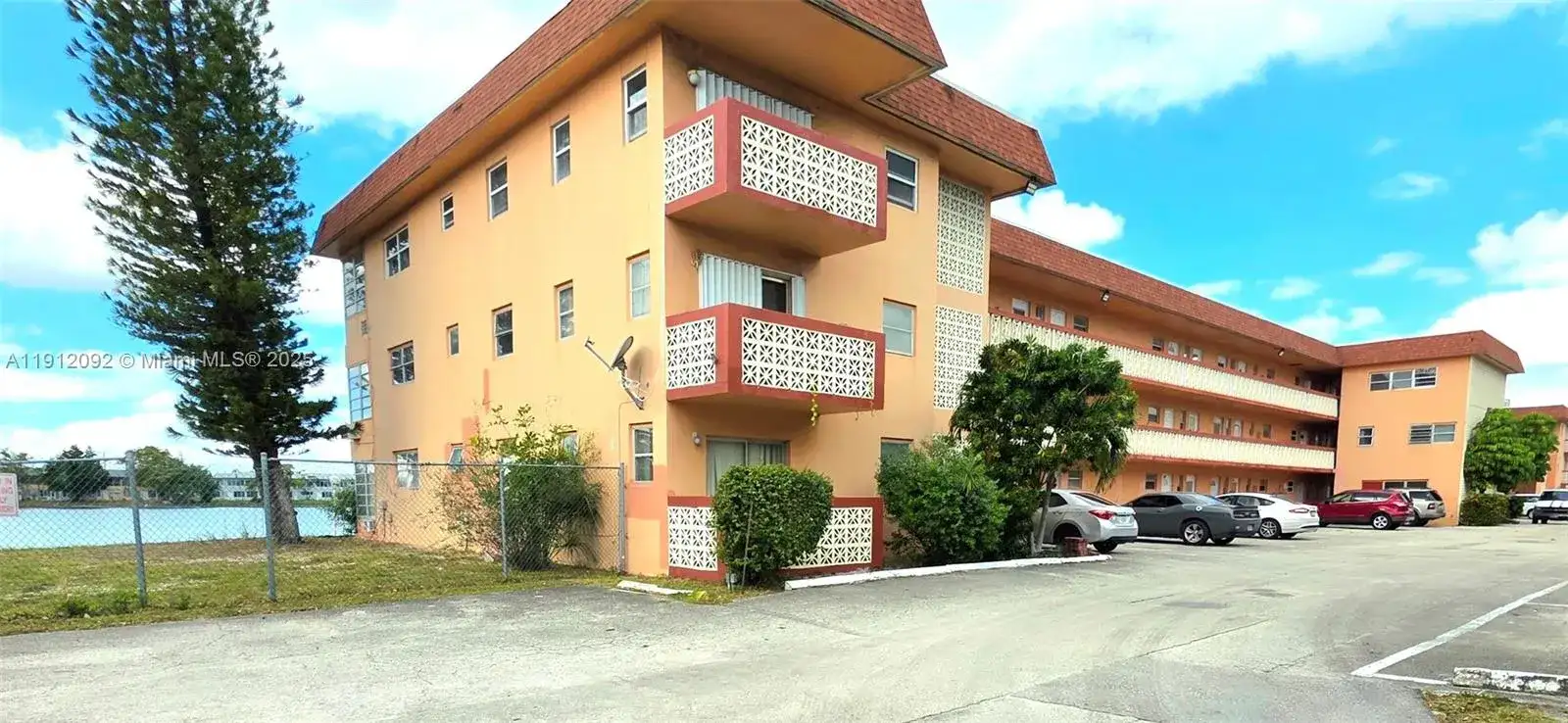 18900 NE 3rd Ct # 520, Miami FL 33179 photo 2