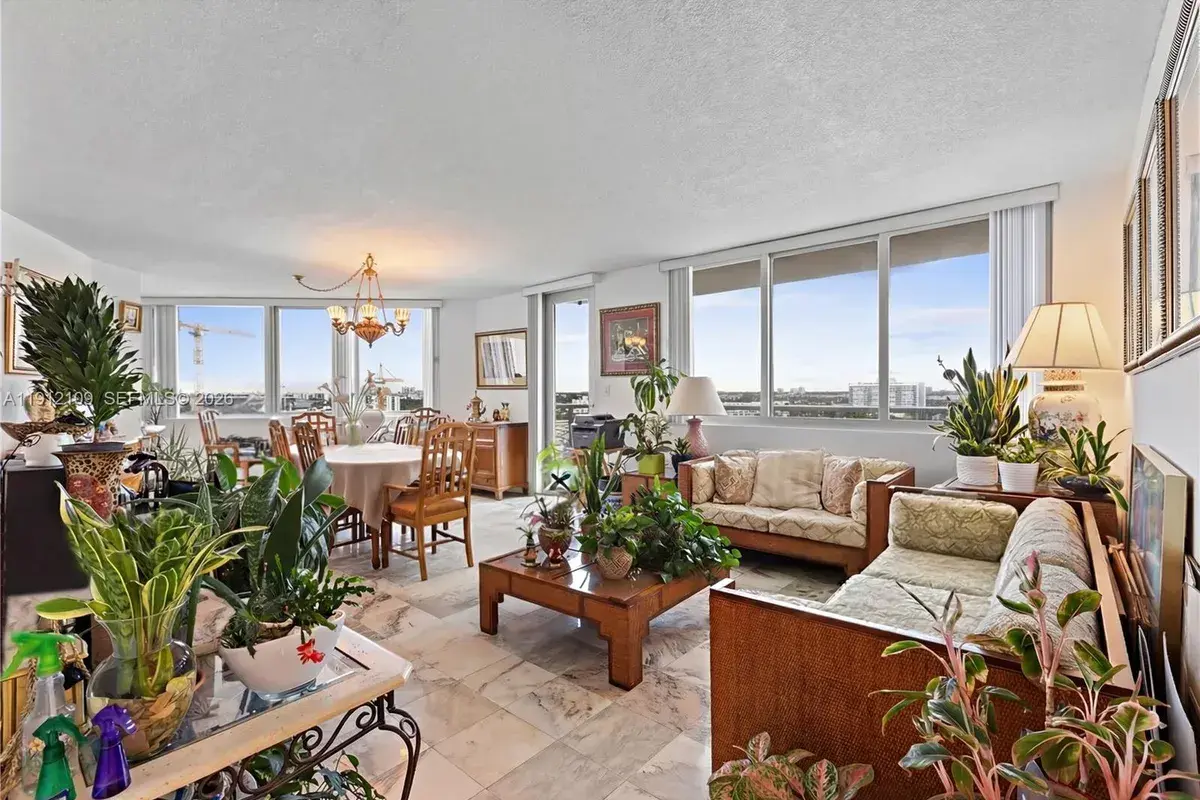 7135 Collins Ave # 1425, Miami Beach FL 33141