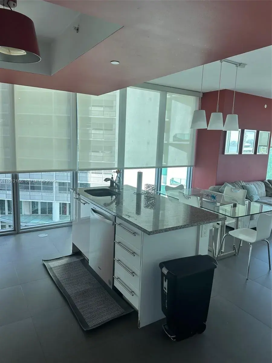 888 Biscayne Blvd # 512, Miami FL 33132