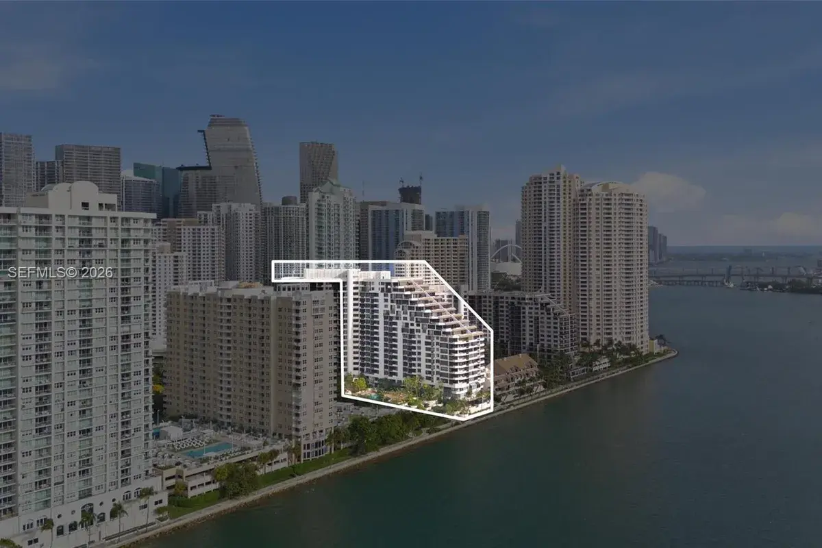520 Brickell Key Dr # A1615, Miami FL 33131