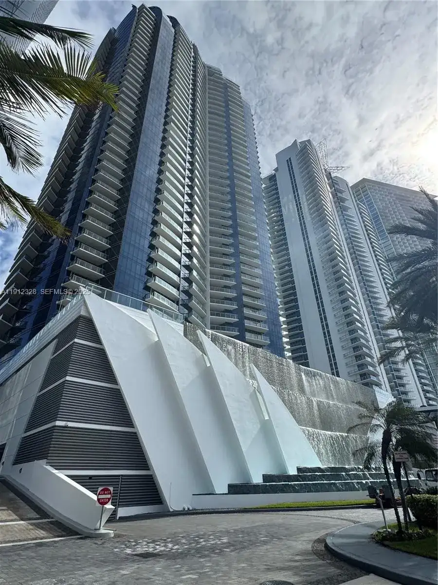 17121 Collins Ave, Sunny Isles Beach FL 33160 photo 2