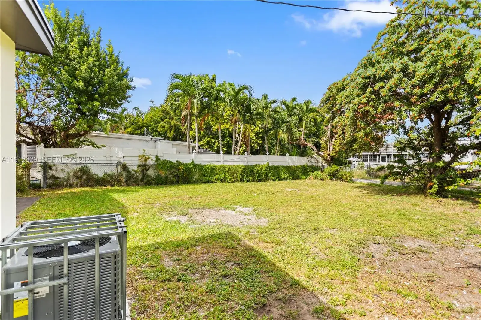 1745 NE 182 ST, North Miami Beach FL 33162 photo 2