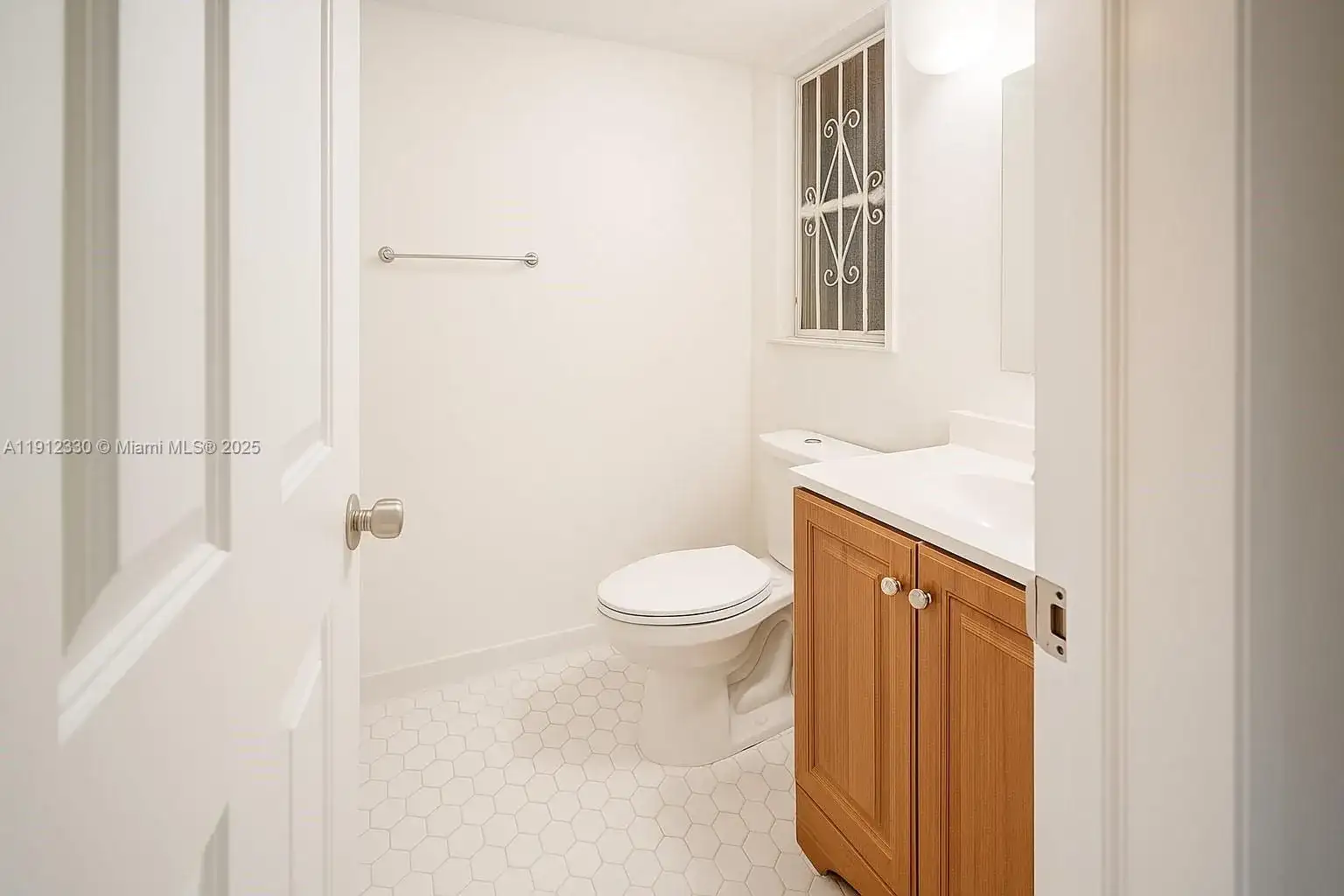 11905 NE 2nd Ave # C301, North Miami FL 33161 photo 5