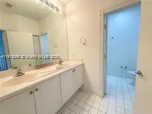 1621 Diplomat Dr, Miami FL 33179 photo 4