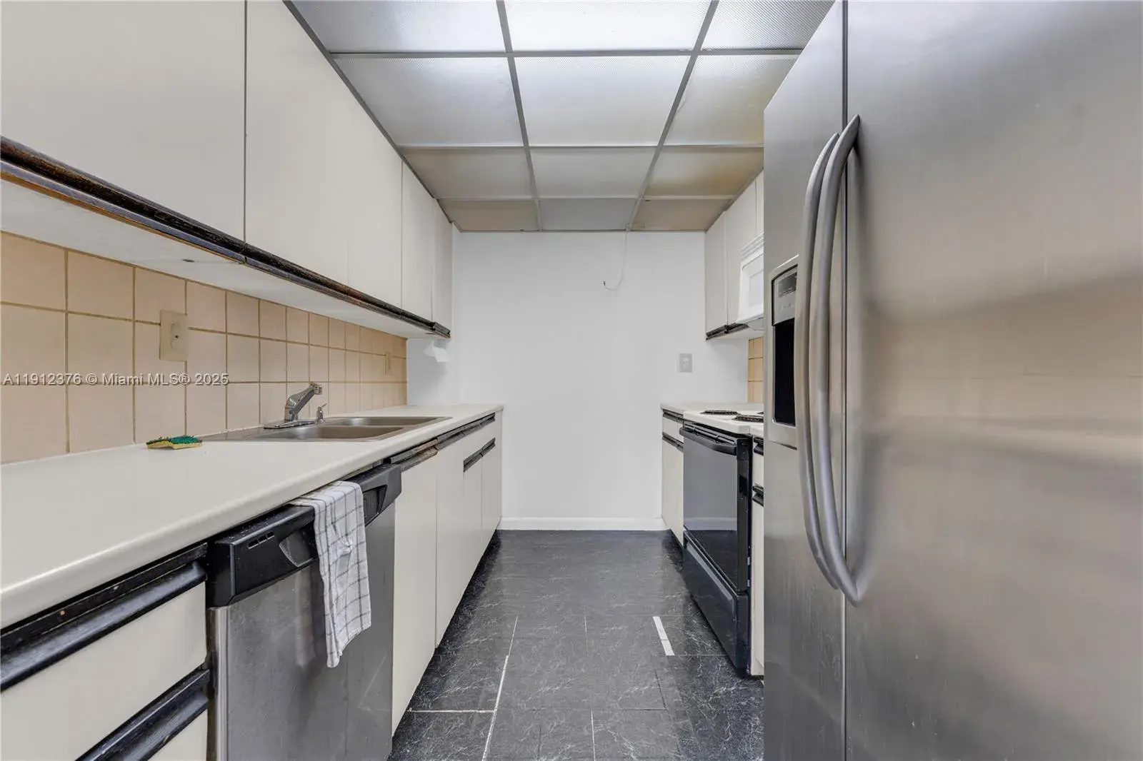 2457 Collins Ave # 201, Miami Beach FL 33140