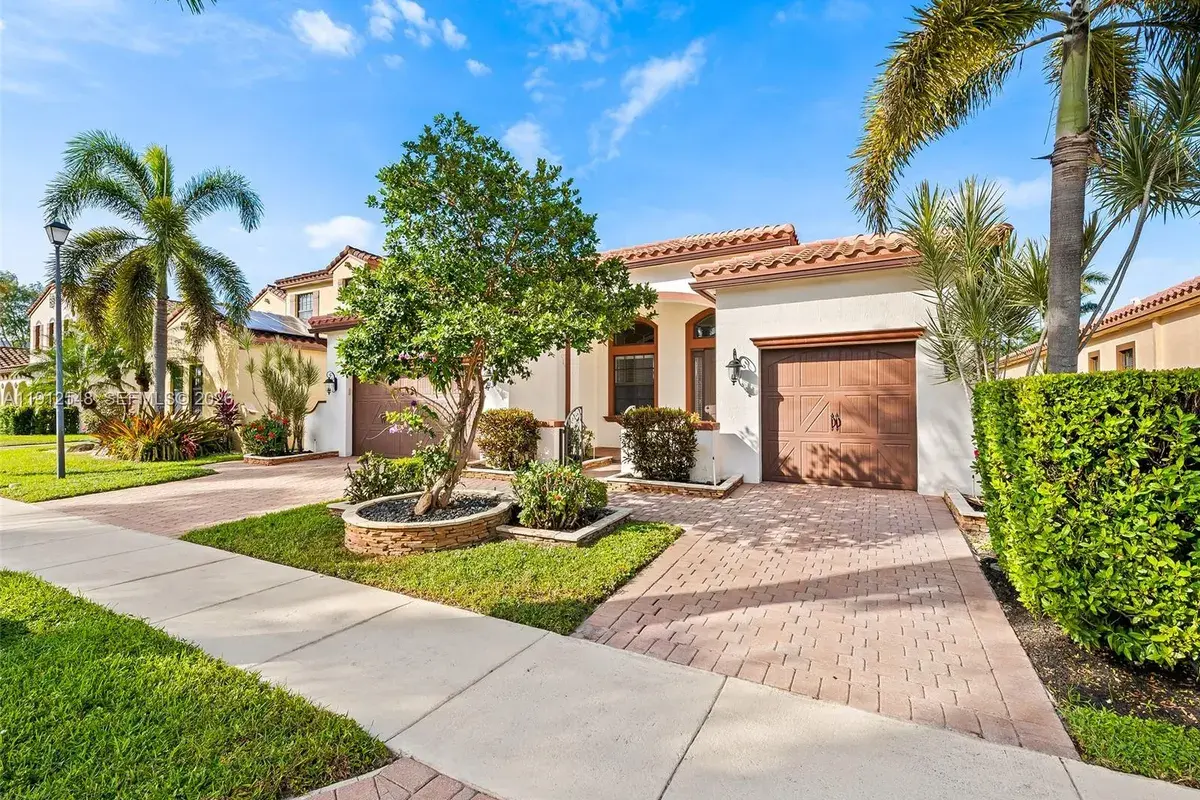 8771 NW 41st St, Cooper City FL 33024