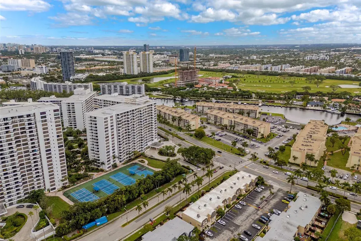 600 Three Islands Blvd # 612, Hallandale Beach FL 33009