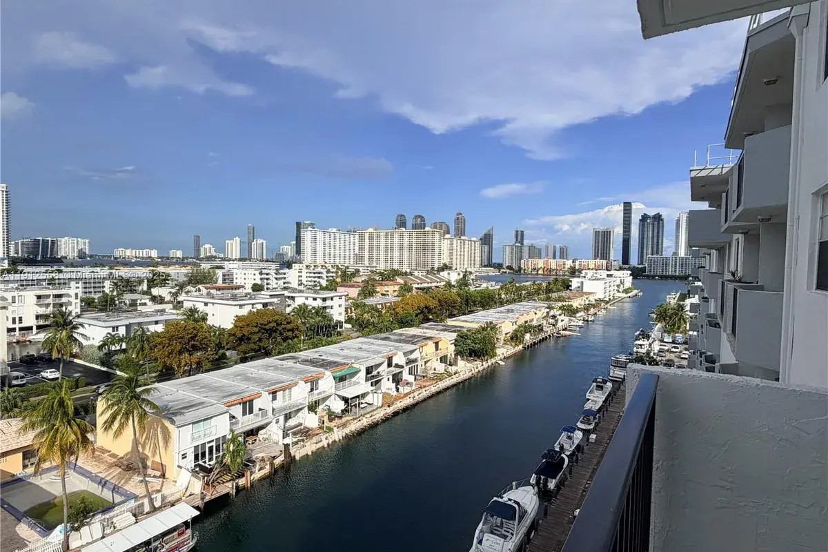 3703 NE 166th St # 910, North Miami Beach FL 33160