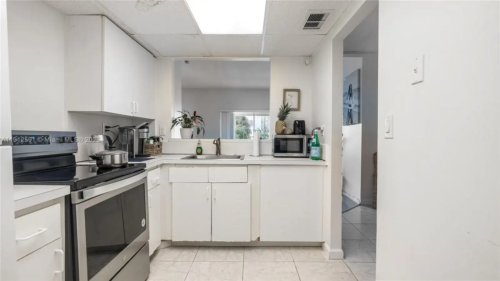 500 Bayview Dr # 117, Sunny Isles Beach FL 33160 photo 5