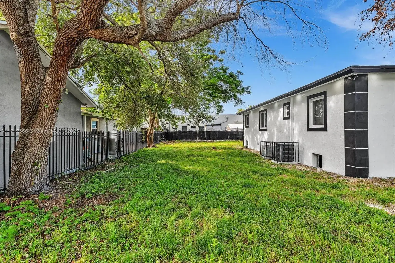 5850 NE 3rd Ave, Miami FL 33137 photo 5