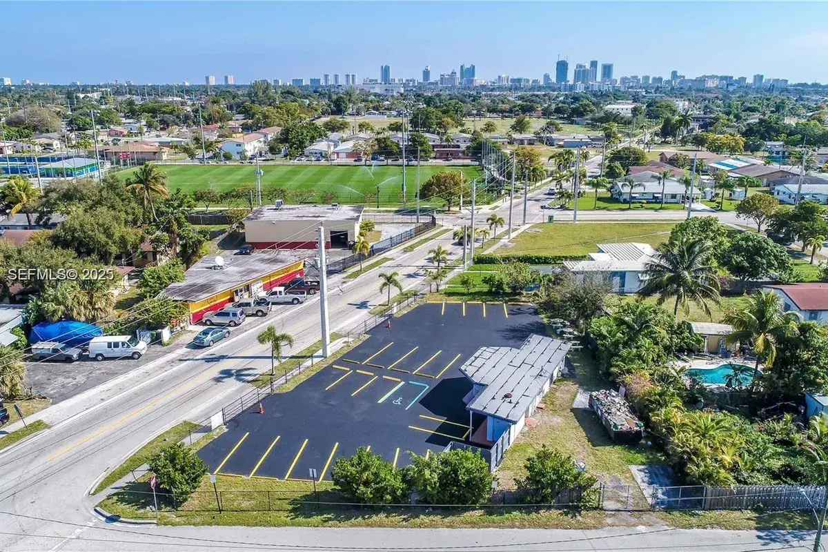 820 Foster Rd, Hallandale Beach FL 33009