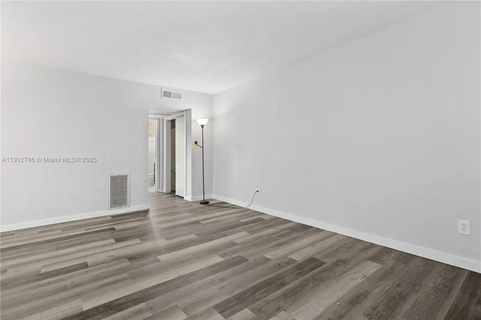 1420 Atlantic Shores Blvd # 340, Hallandale Beach FL 33009 photo 2