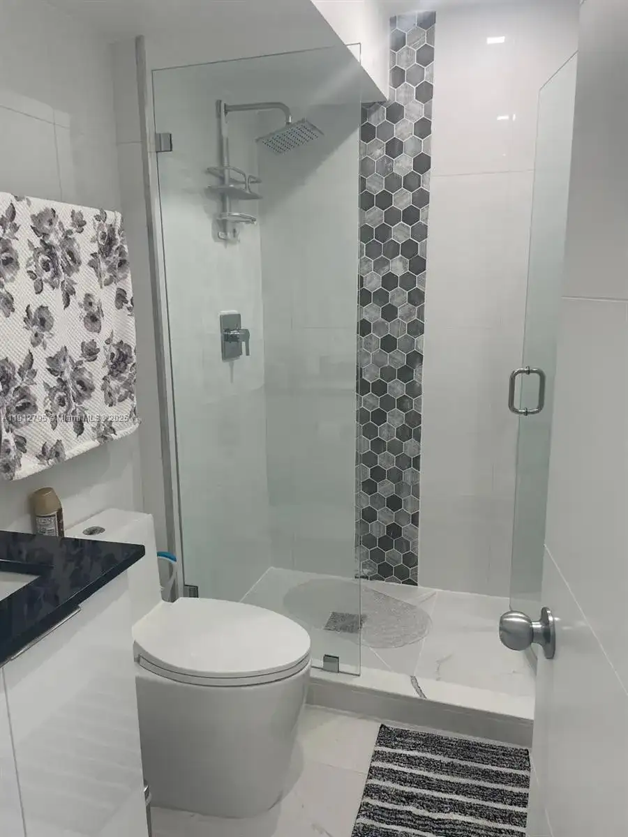 20400 W Country Club Dr # 615, Aventura FL 33180 photo 5