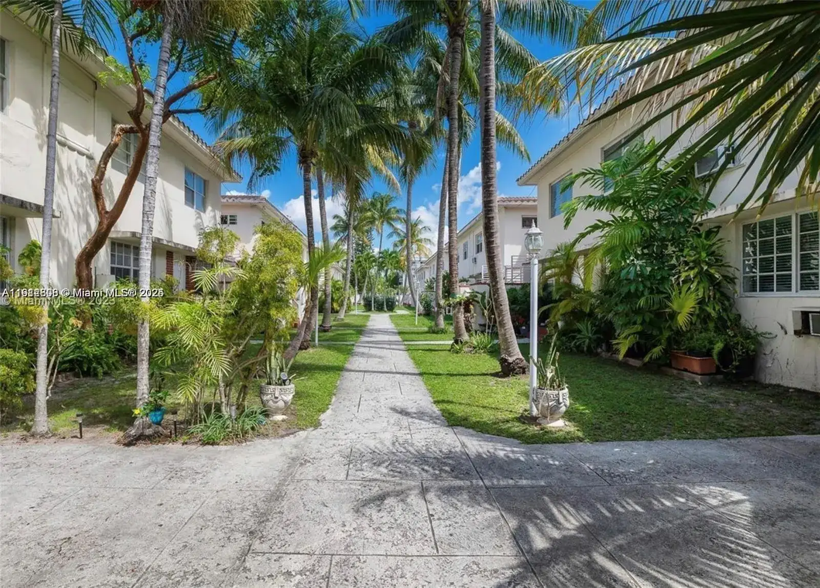 1197 Marseille Dr # 12, Miami Beach FL 33141 photo 2
