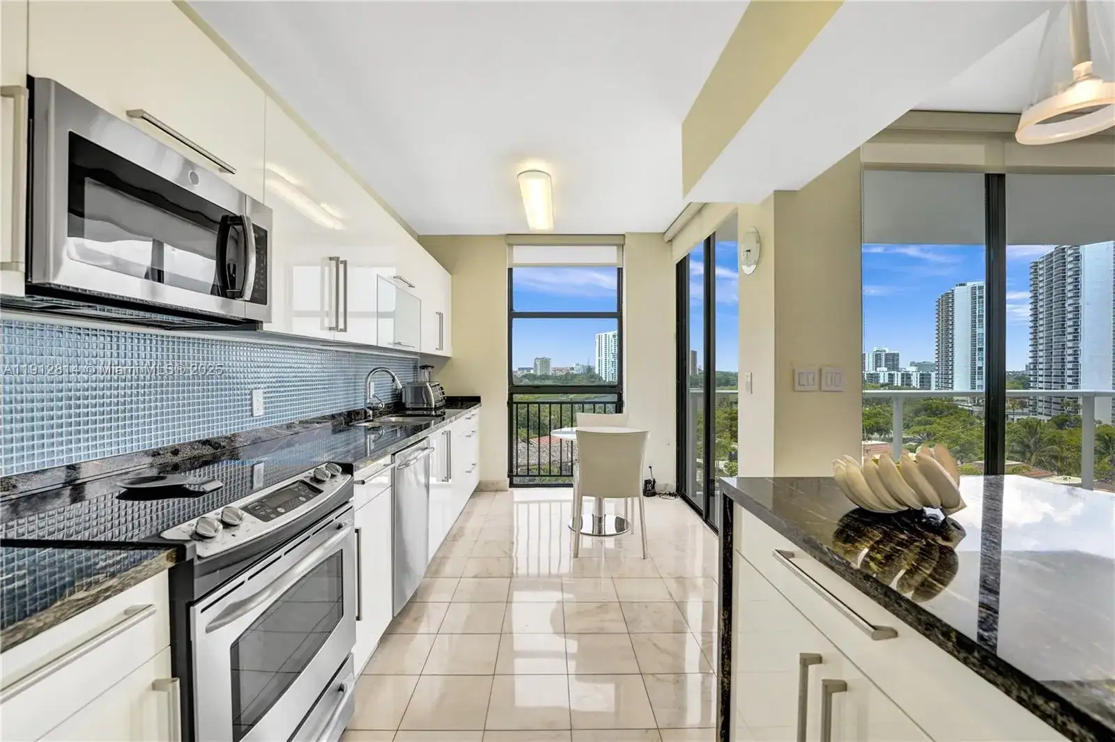 20281 E Country Club Dr # 607, Aventura FL 33180 photo 5