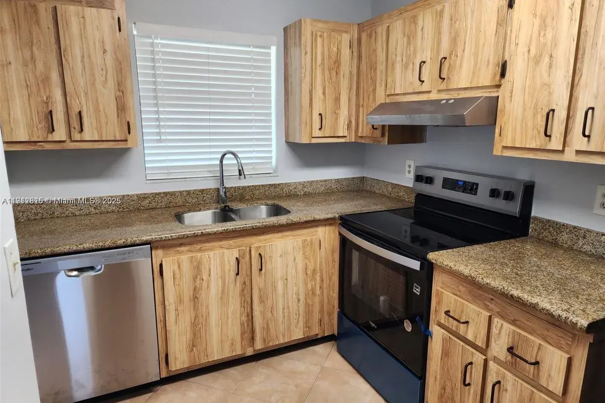 6061 Shakerwood Cir # 208, Tamarac FL 33319