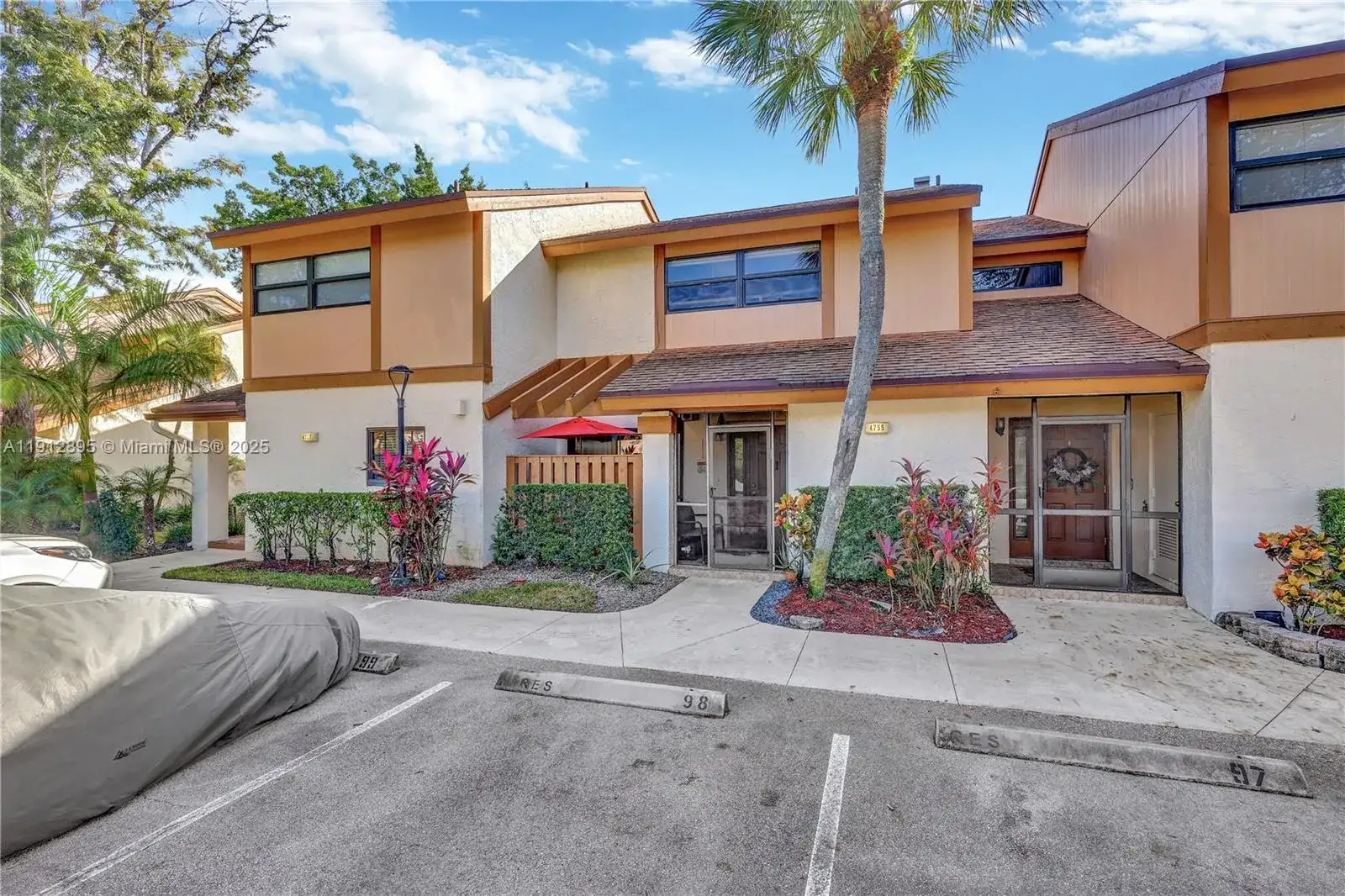 4755 NW 30th St, Coconut Creek FL 33063 photo 2