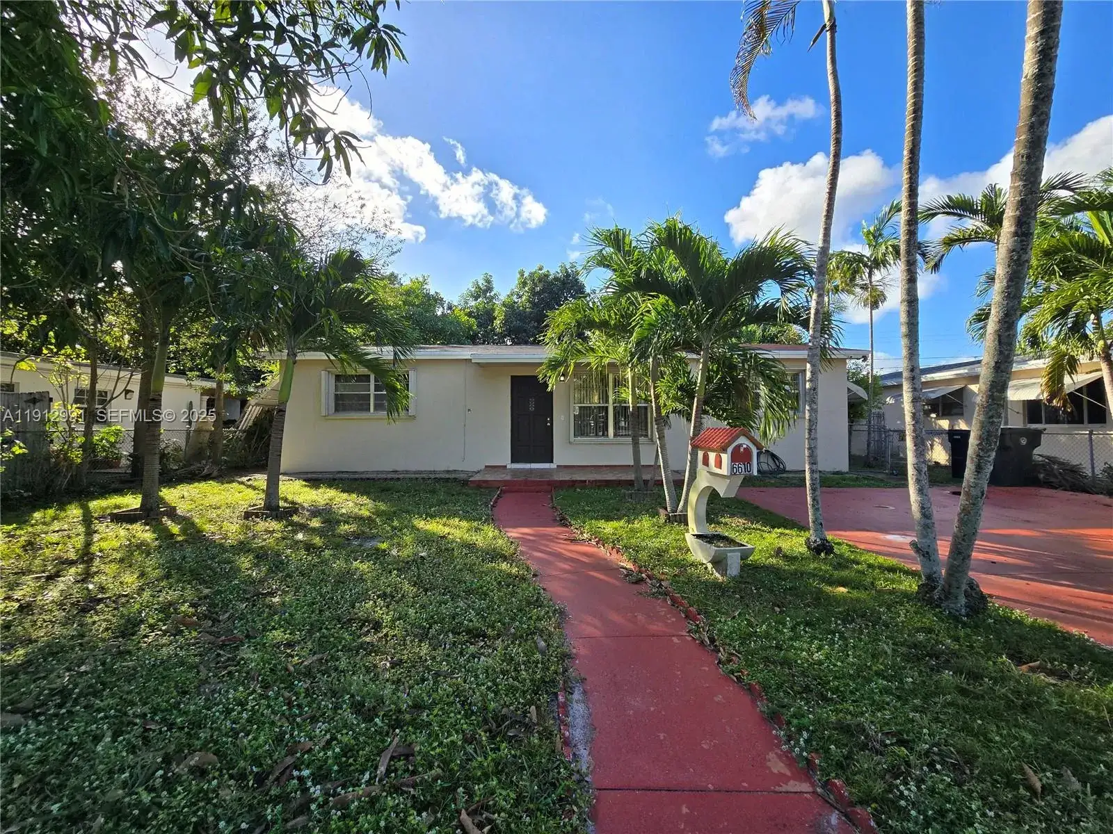 6610 NW 41st St, Virginia Gardens FL 33166