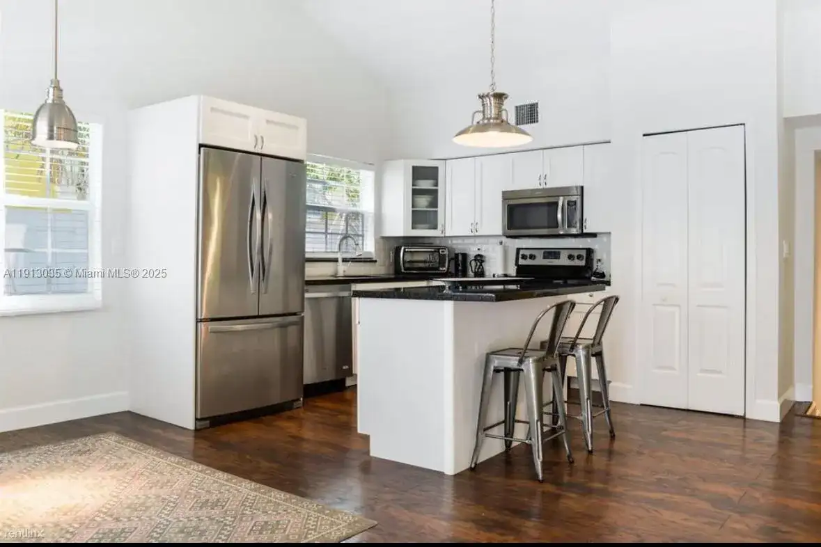 7611 Abbott Ave # R, Miami Beach FL 33141 photo 2