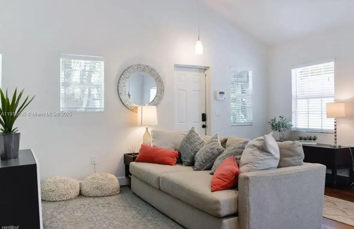 7611 Abbott Ave # R, Miami Beach FL 33141 photo 4